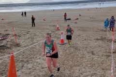 Katie-Gibbons-Mayo-AC-leaving-the-beach-for-the-last-lap-of-the-ladies-race